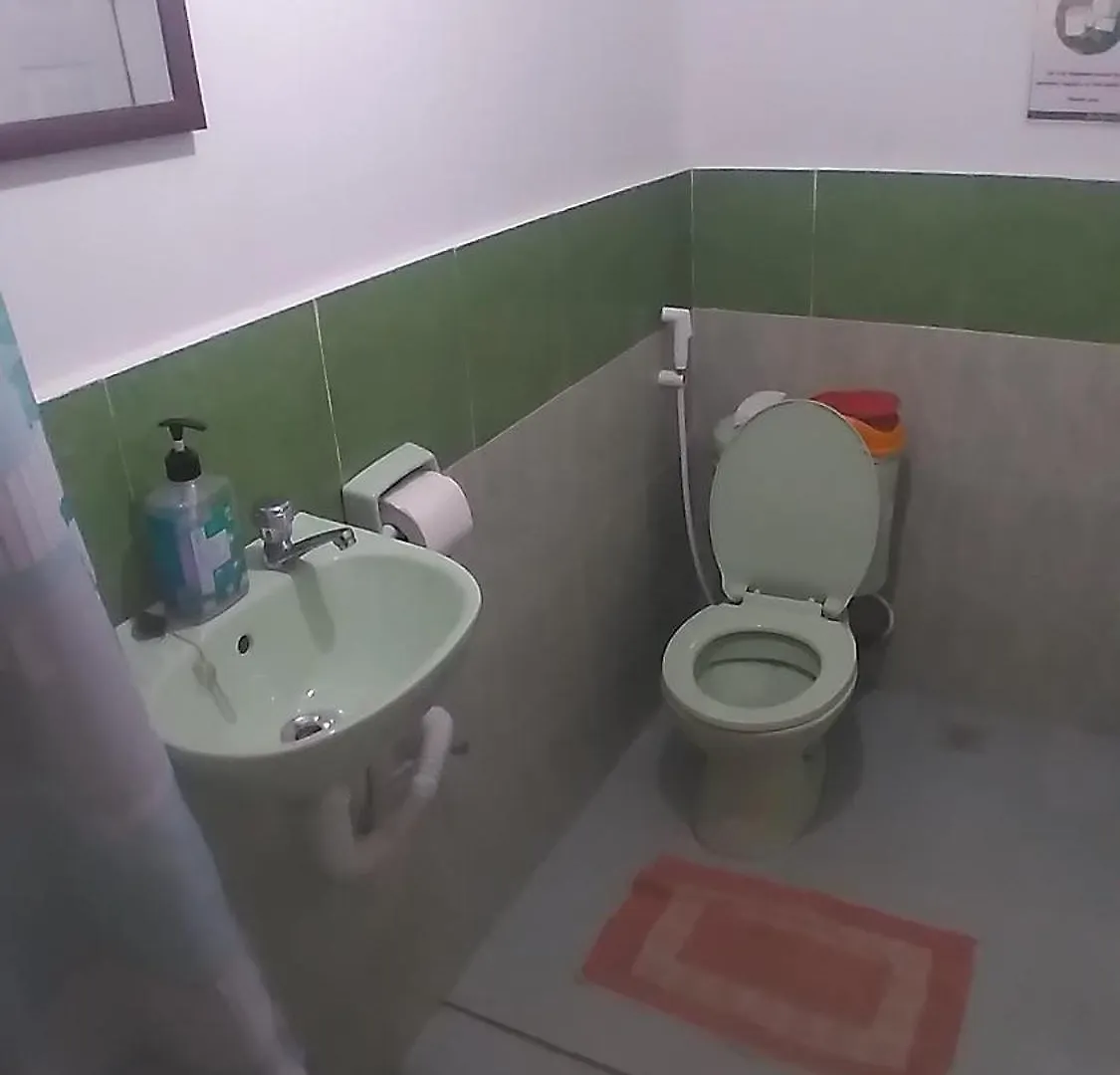 Adrianas Place Panglao Guest house